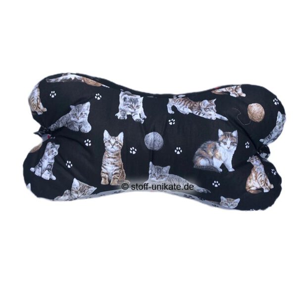 Leseknochen mit kleinen Samtpfoten, Katzen. Stoff-unikate handmade in Germany