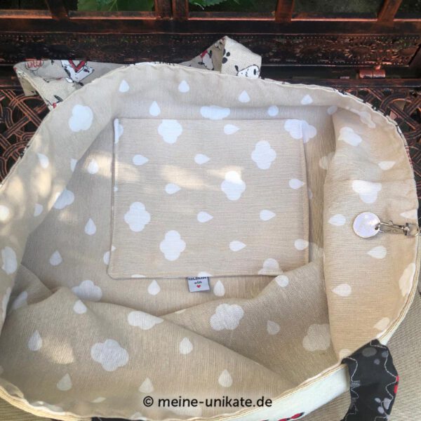 Innenansicht Einkaufstasche, Shopper mit Terriermotiv. Hochwertiger Canvasstoff mit Wolken. Unikat handmade in Germany