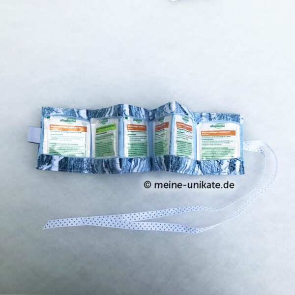 Teebeuteltasche passend für sechs Teebeutel. Genäht aus hochwertiger Baumwolle mit Haubenmeise und Birkenmotiven. Unikat hergestellt in Deutschland