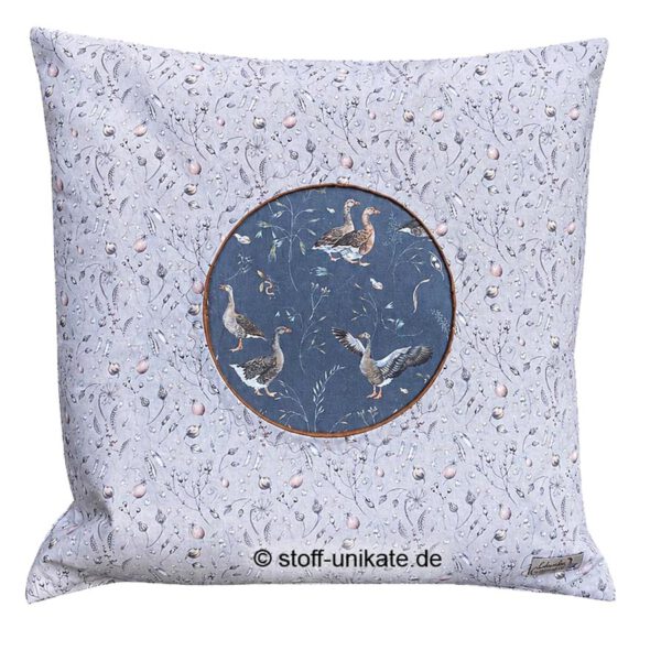 Deko-kissen, Designer-Kissen mit Graugänsen genäht aus acufactum-Stoffen. Stoff-Unikate handmade in Germany