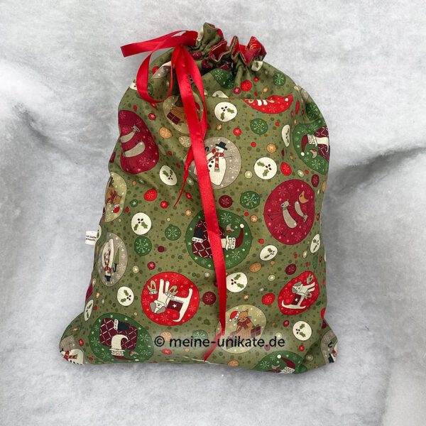 XL Stoffsack, Geschenkbeutel, Geschenkverpackung genäht aus reinen Baumwollstoffen. Innen und außen gefüttert mit Weihnachtsmotiven. Unikat handmade in Germany