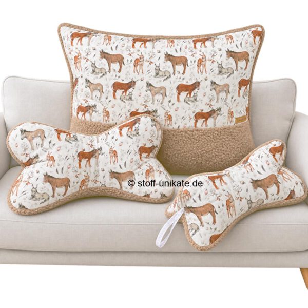 Dekokissen und Leseknochen Eselglück. Stoff-Unikate handmade in Germany