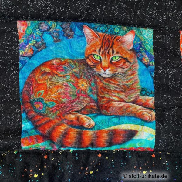 Detailansicht einer Katze vom Quilt, tagesdecke mit Katzenmotiven. Stoff-Unikat handmade in Germany