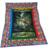 Aufwändig gearbeitete Quiltdecke, Tagesdecke in Übergröße mit Regenwaldtieren und buntem Federstoff. Stoff-Unikat handmade in Germany