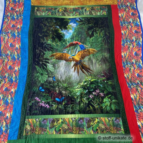 Detailansicht der 3-lagig gearbeiteten Quiltdecke, Tagesdecke. Stoff-Unikat handmade with Love in Germany