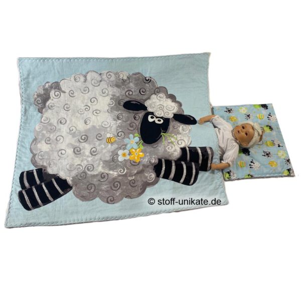 Babydecke mit Schaf Sean in Hellblau. Stoff-Unikate handmade in germany