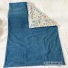 Rückseite vom Babytuch, Badetuch aus hochwertigem Bambusfrottee in mittelblau. Stoff-Unikat handmade with Love in Germany