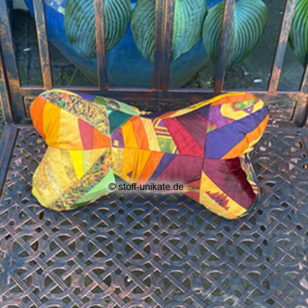 Leseknochen, Nackenkissen, Stoffknochen aus der Serie Indian Summer in leuchtenden Herbstfarben. Stoff-Unikate handmade in deutschland