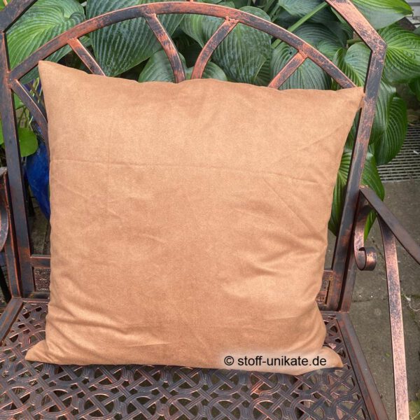 Rückseite vom Deko-Kissen "Braune Wölfe" genäht aus hochwertigen Stoffen. Stoff-Unikate handmade in Germany