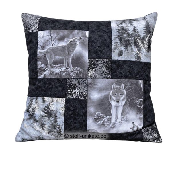 Dekokissen mit Wölfsmotiven Mystic Wolfes. Stoff-Unikate handmade in Germany