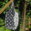 Jumbotasche, Stauraumwunder, Platzwunder, XXL-Einkaufstasche, Riesen-Shopper mit Katzenmotiven in schwarz-ecru. Stoff-Unikate handmade in Deutschland