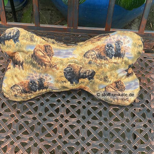 Nackenknochen, Leseknochen mit Büffelmotiven. genäht aus reiner Baumwolle. Stoff-Unikate handmade in Germany