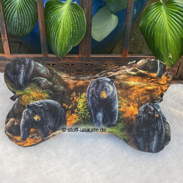 Nackenkissen, Leseknochen mit Schwarzbären in naturgetreuer Abbildung. Stoff-Unikate handmade in Germany
