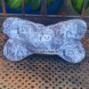 Leseknochen, Nackenkissen mit Eulen allover. Schneeeulen in hellgrau. Stoff-Unikat handmade in germany