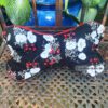 Leseknochen, Nackenkissen mit verschiedenen Mohnblumen auf schwarz, rot, weiß. Stoff-Unikate handmade in Germany