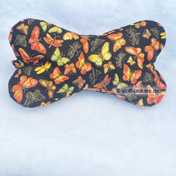 Leseknochen, Nackenkissen mit Schmetterlingen in Gelb und Orange auf schwarzem Hintergrund. Genäht aus hochwertiger Baumwolle. Stoff-Unikate handmade in germany