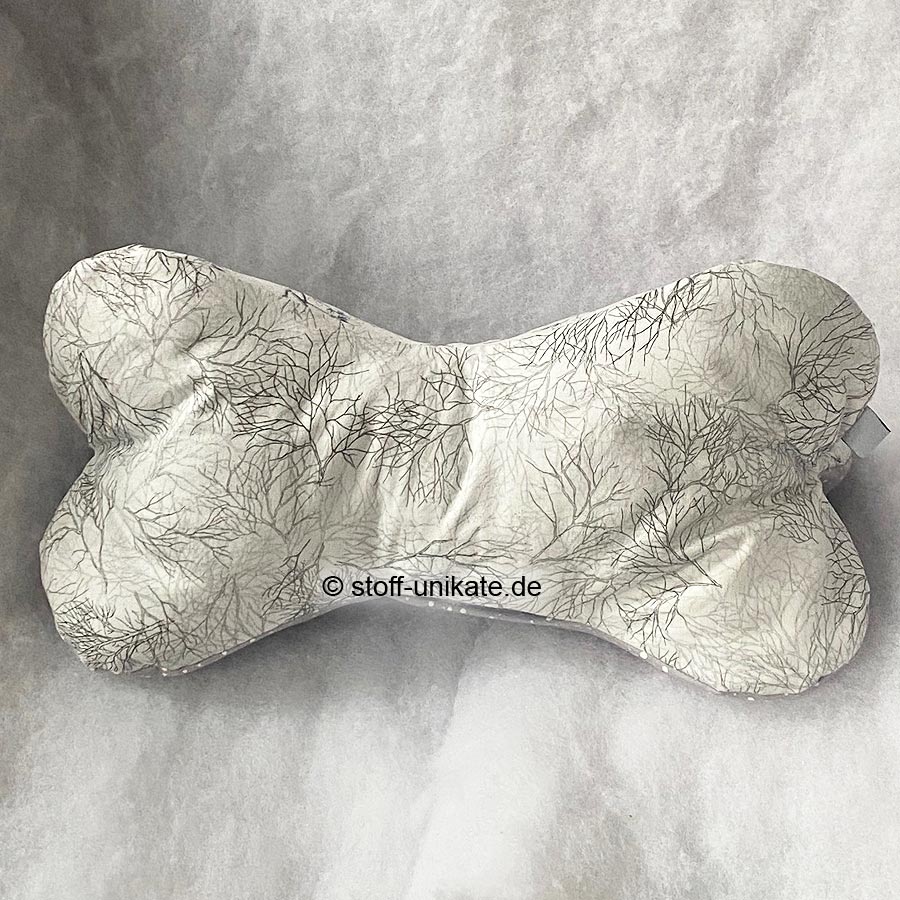 Leseknochen, Nackenkissen aus der Serie Schnee-Eulen. Stoff-Unikate handmade in germany