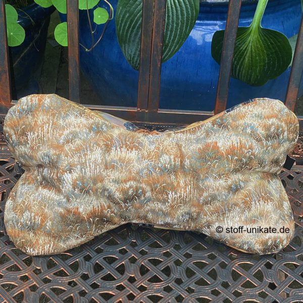 Leseknochen, Nackenkissen mit Büffeln und Steppe. genäht aus hochwertigen Baumwollstoffen. Stoff-Unikate handmade in Germany