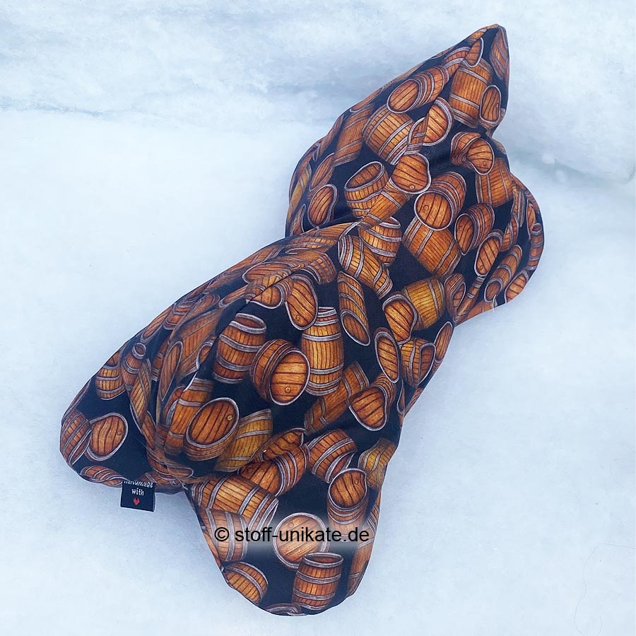 Leseknochen, Nackenkissen genäht aus hochwertiger Baumwolle mit Motiven von Weinfässern auf Schwarz. Stoff-unikate handmade in Deutschland