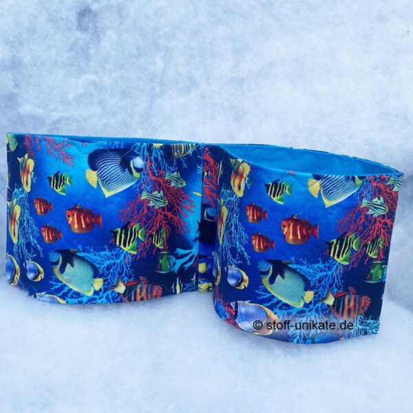 Klorollenhalter aus Stoff mit Südseefischen passend für zwei Toilettenpapierrollen. Stoff-Unikate handmade in Germany