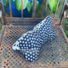 Leseknochen, Nackenkissen in black and white mit Katzenmotiven. Stoff-Unikat handmade in germany