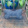 Leseknochen, Nackenkissen mit Pfoten und Katzenmotiven in black and white. Stoff-Unikat handmade in Germany