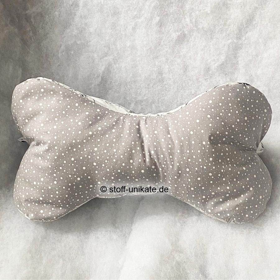 Leseknochen, Nackenkissen aus der Serie Schnee-Eulen. Stoff-unikat handmade in germany