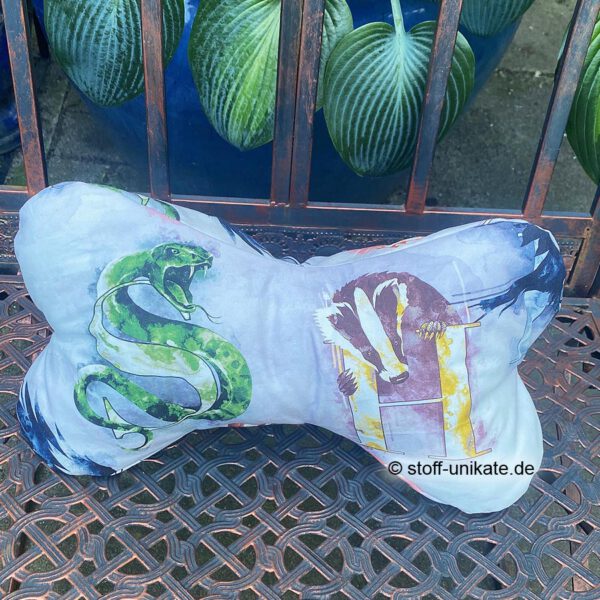 Nackenknochen, Nackenkissen mit Häuserzeichen von Harry Potter, Slytherin, Ravenclaw, Hufflepuff und Gryffindor. Stoff-Unikat handmade in germany