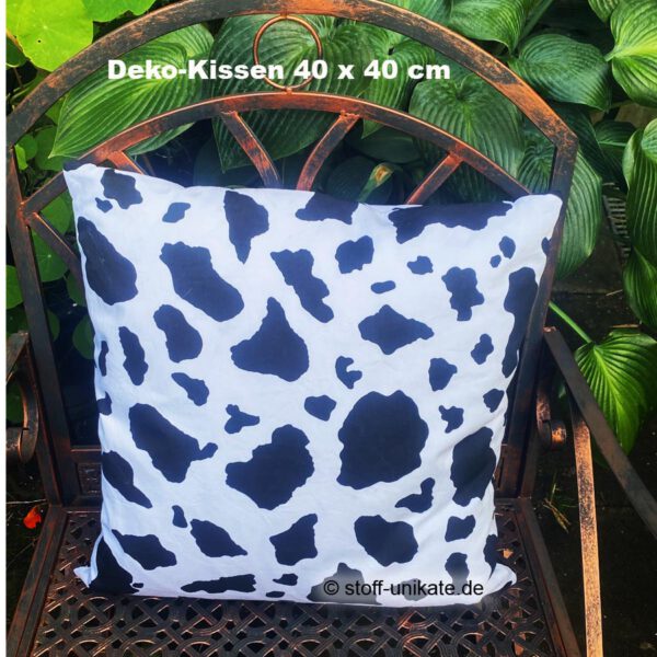 40 x 40 cm Rückseitenansicht vom Dekokissen mit Kuhmotiven. Stoff-Unikate handmade in Germany