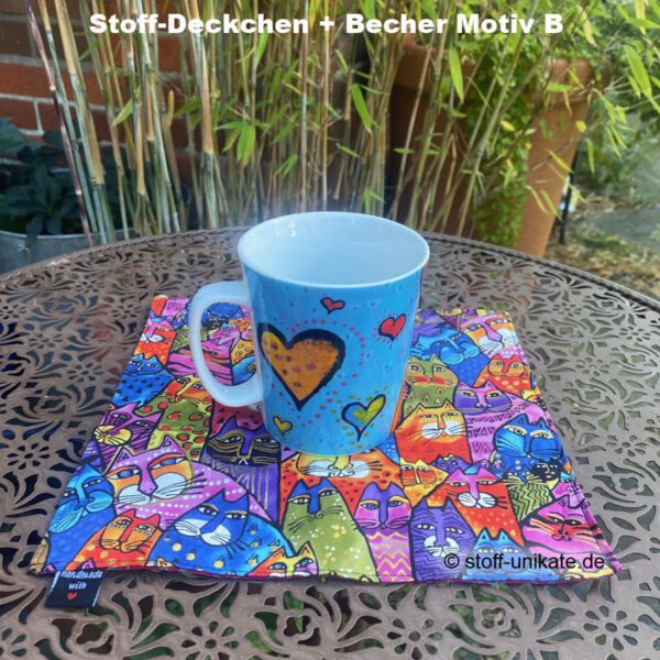 Rückseite von der Porzellantasse von Laurel Burch mit bunten Katzenmotiven. Stoff-Unikate handmade in Germany