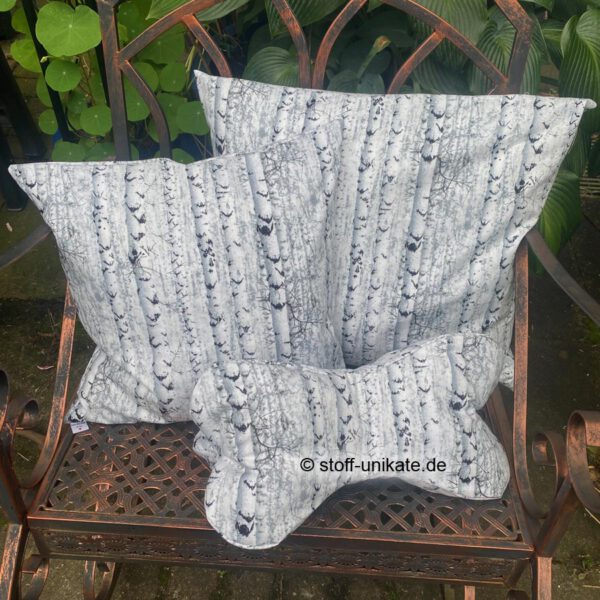 Kissen-Serie Birken bestehend aus einem Kissen in 50 x 50 cm und 40 x 40 cm sowie einem Leseknochen. Stoff-Unikate handmade in Germany