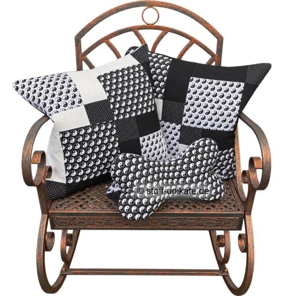 Dekokissen und Leseknochen in schwarz-weiß mit Yin-Yang Motiven. Stoff-Unikate handmade i n Germany