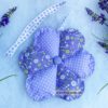 Duftkissen in Blütenform gefüllt mit Lanvendelblüten. Stoff-Unikate handmade in germany