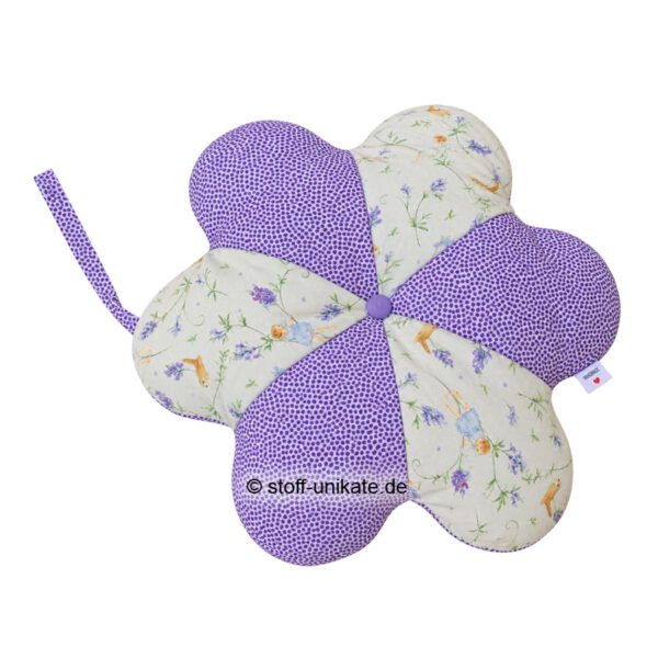Kissen in Blütenform mit Lavendel und elfe. Stoff-unikate handmade in Germany