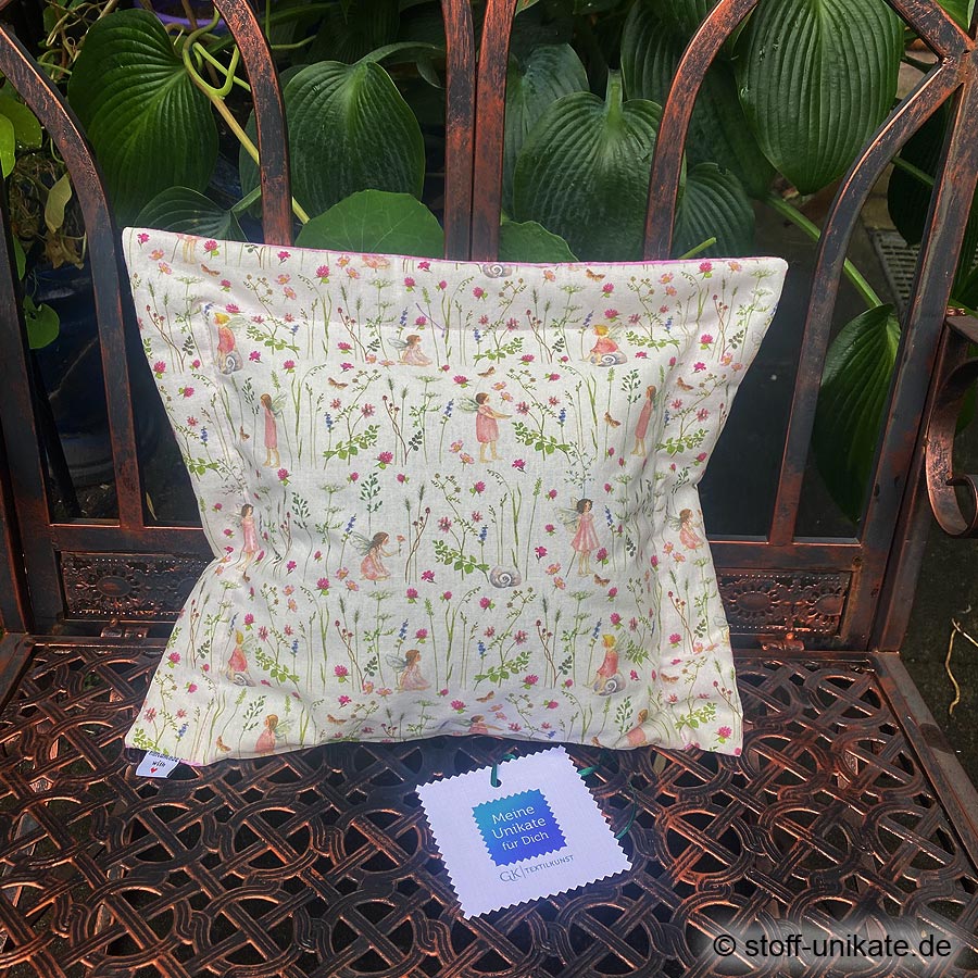 Duftkissen mit Kissenbezug. Gefüllt mit reinen Rosenblüten. Stoff-Unikate handmade in Germany