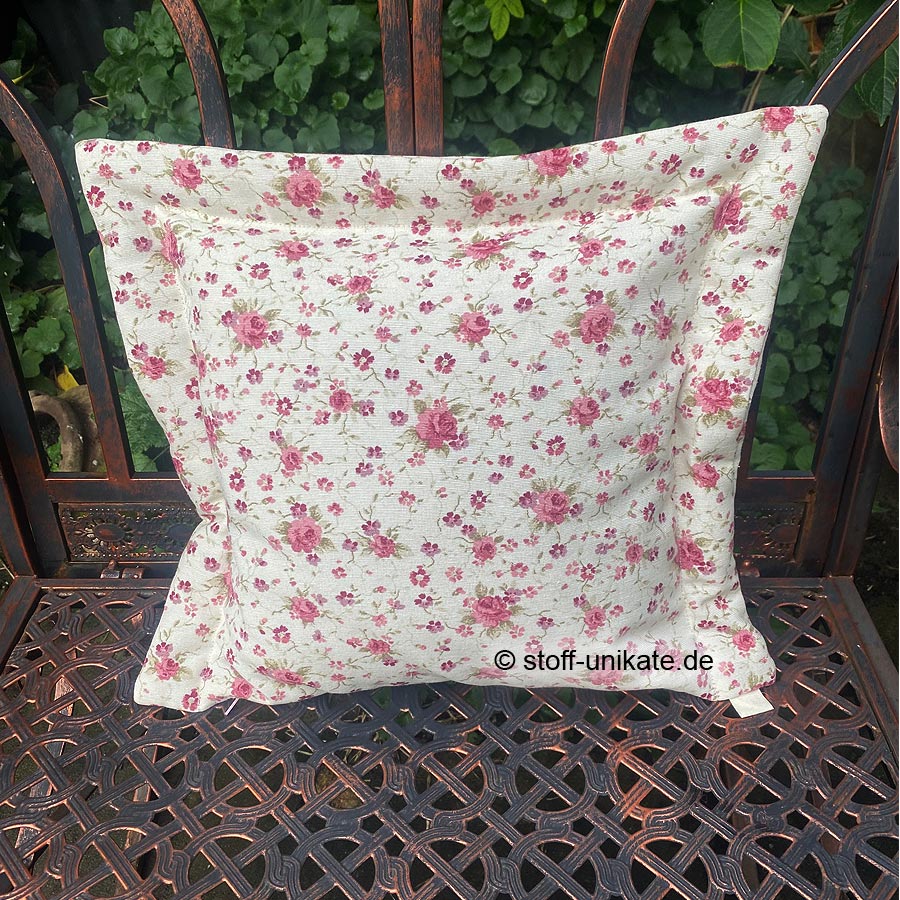Duftkissen mit Rosenblüten gefüllt. Stoff-Unikate handmade in Germany
