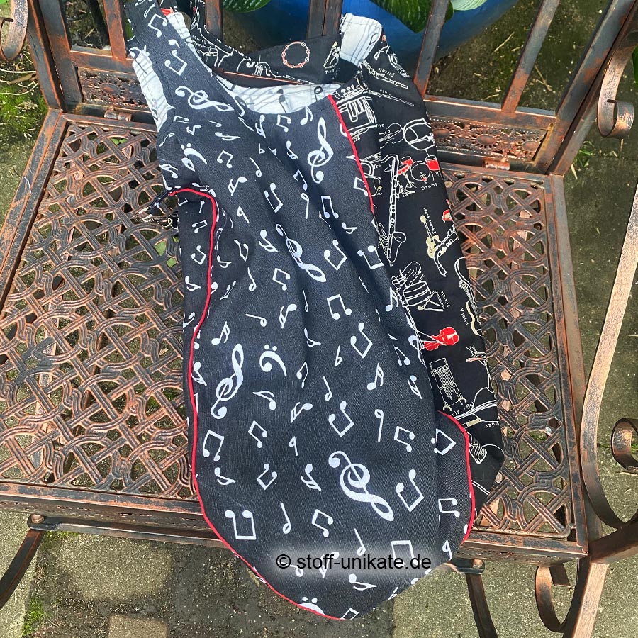 Seitenansicht vom Einkaufsshopper in Jumboformat. Genäht aus Baumwollstoffen. Stoff-unikate handmade in Germany