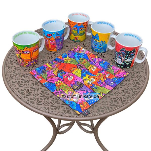 Geschenkset mit Deckchen und Tasse von Laurel Burch. Stoff-Unikate handmade in Germany