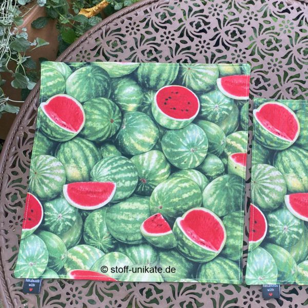 großes Stoff-Deckchen mit Melonenmotiven. Stoff-Unikat handmade in Germany