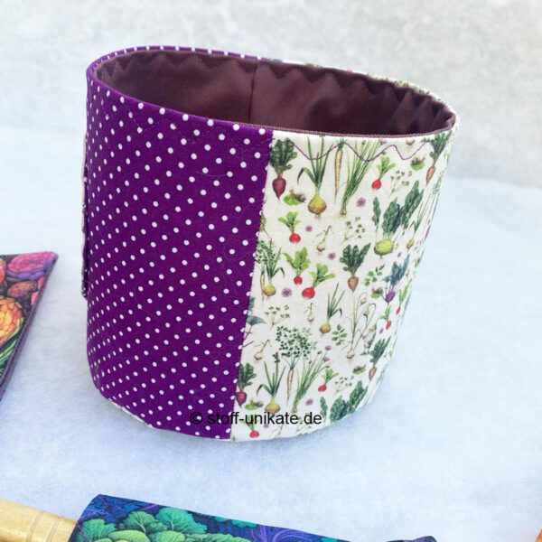 Seitenansicht von den Utensilos Gartenzeit. Genäht aus hochwertigen Baumwollstoffen. Stoff-Unikate handmade in Germany