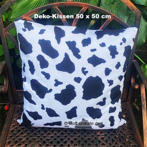 50 x 50 cm Dekokissen mit schwarz-weißen Kuhflecken. Stoff-Unikate handmade in germany