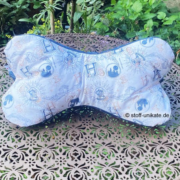 Leseknochen aus reiner Baumwolle genäht. mit Harry Potter Zeichen. Stoff-Unikate handmade in Germany