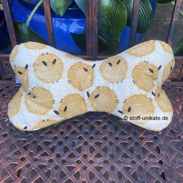 Leseknochen, Nackenkissen mit goldgelben Schäfchen, genäht aus reiner Baumwolle. Stoff-Unikate handmade in Germany