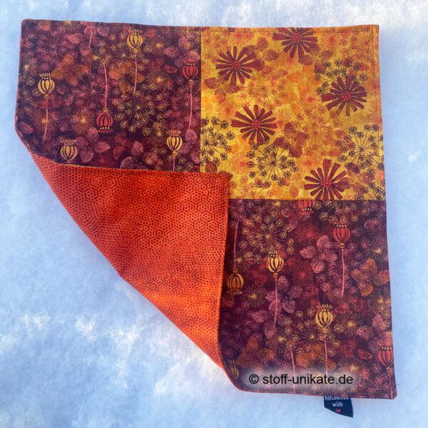 2-lagiges Stoffdeckchen mit Herbstblumen. Stoff-Unikate handmade in Germany