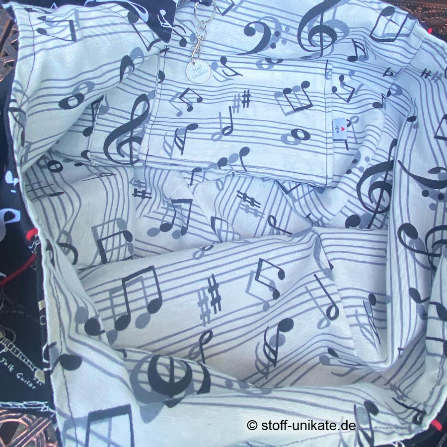 Innentasche vom Einkaufsshopper in XXL-Größe mit Musiknoten. Stoff-Unikate handmade in Germany