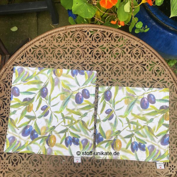 Stoffdeckchen mit Olivenmotiven in zwei Größen zur Auswahl. Stoff-Unikate handmade in Germany