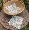 Stoffdeckchen mit Katzen- und Kürbismotiven. Genäht aus hochwertigen Baumwollstoffen von acufactum. Stoff-Unikate handmade in Germany
