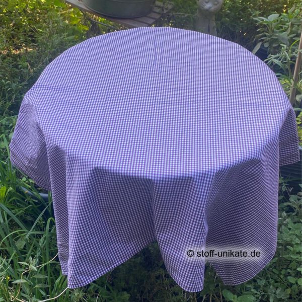 Rückseite von der Mitteldecke mit Feigenmotiven. Karierter Baumwollstoff in lila-weiß. Stoff-Unikate handmade in Germany