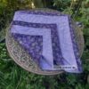 Tischdecke, Mitteldecke genäht aus reiner Baumwolle mit Feigenmotiven. Stoff-Unikate handmade in Germany