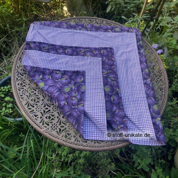 Tischdecke, Mitteldecke genäht aus reiner Baumwolle mit Feigenmotiven. Stoff-Unikate handmade in Germany